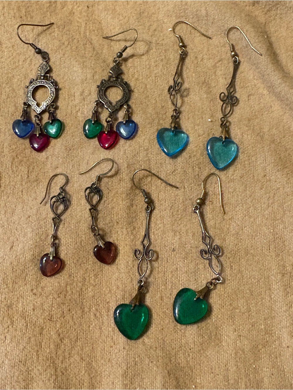💍3 for $15💍 Vintage-Inspired Heart Dangle Earrings (4 Pairs)